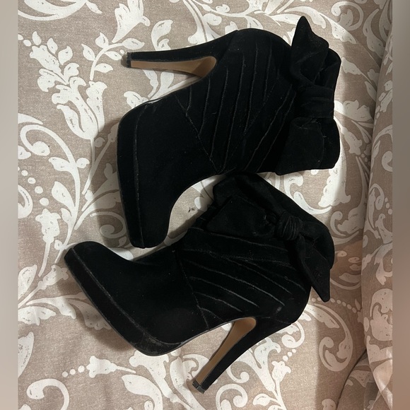 Gorgeous Ann Michelle Booties! - Picture 4 of 10